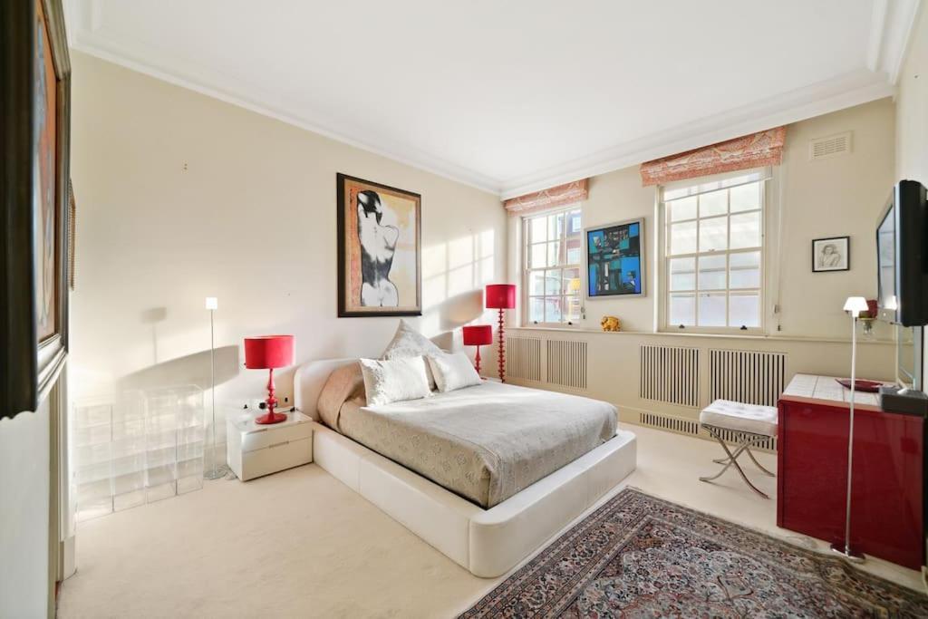 Three Bedroom Flat In Belgravia Londra Exterior foto